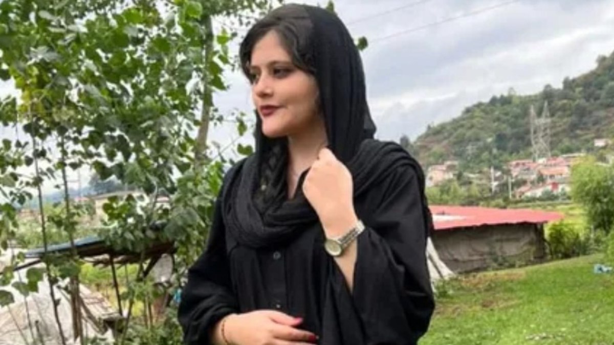 به کما رفتن یک خانم پس از بازداشت و انتقال به مقر فراجا / نیروی انتظامی: برای توجیه و آموزش به یکی از بخشهای پلیس هدایت شده بود به کما رفتن یک خانم پس از بازداشت و انتقال به مقر فراجا / نیروی انتظامی: برای توجیه و آموزش به یکی از بخشهای پلیس هدایت شده بود