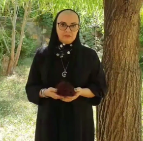 ادامه اعتراض بازیگران به مرگ مهسا امینی؛ آناهیتا همتی سرش را تراشید +فیلم