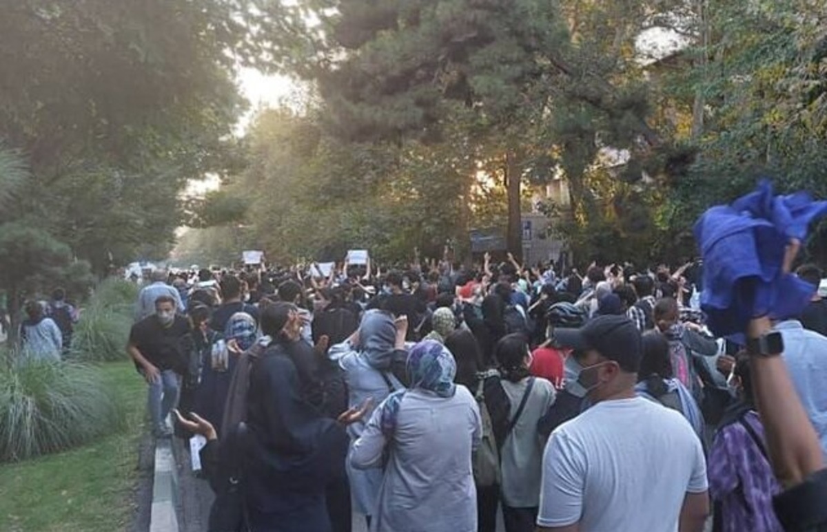 تجمع اعتراضی مردم در پی فوت مهسا امینی