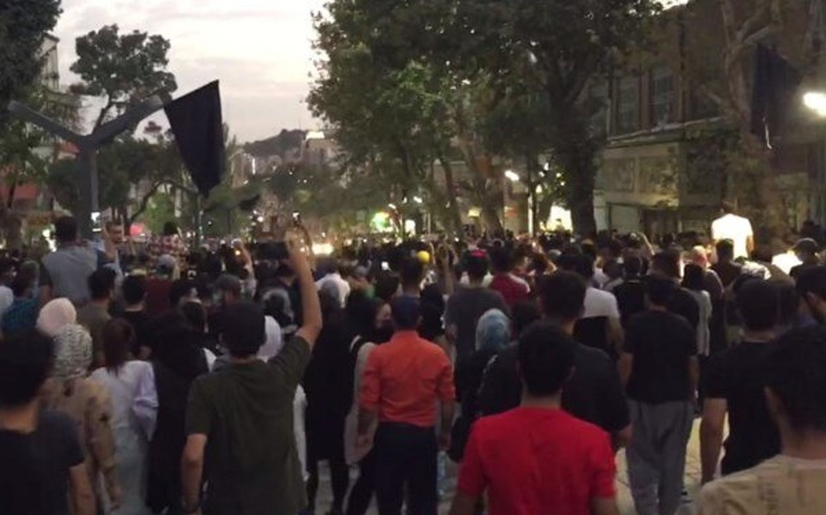 تجمع اعتراضی در قم برای اعتراض به درگذشت مهسا امینی