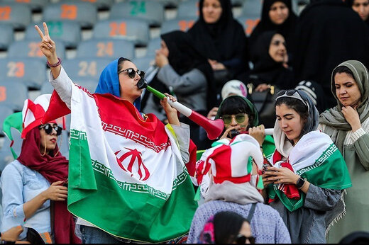 درخواست سرپرست فدراسیون فوتبال از بانوان هوادار در خصوص حجاب! +فیلم