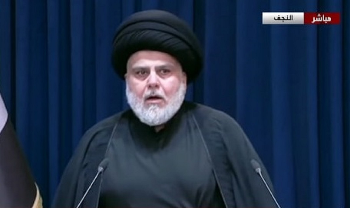 مقتدی صدر خطاب به طرفدارانش: ۶۰ دقیقه فرصت می‌دهم تا از منطقه سبز خارج شوید وگرنه از شما برائت می‌جویم