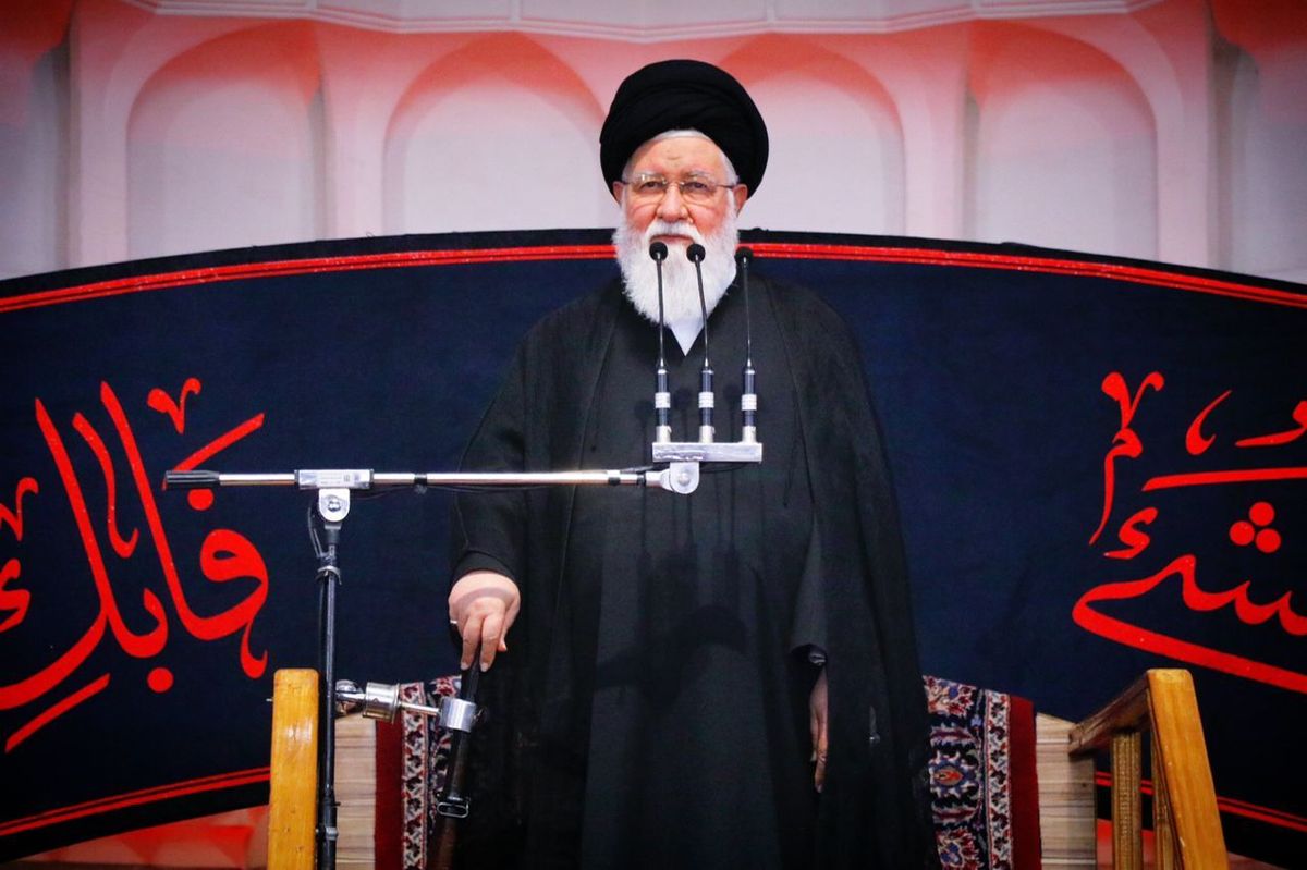 علم الهدی: جوان در برابر زن نیمه عریان با موی پریشان فاسد میشود علم الهدی: جوان در برابر زن نیمه عریان با موی پریشان فاسد میشود