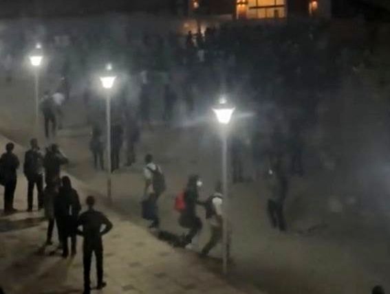 کلاس‌های دانشگاه شریف پس از حوادث دیشب مجازی شد/ مسئولان دانشگاه: پس از وقایع اخیر محافظت از دانشجویان ضروری ست