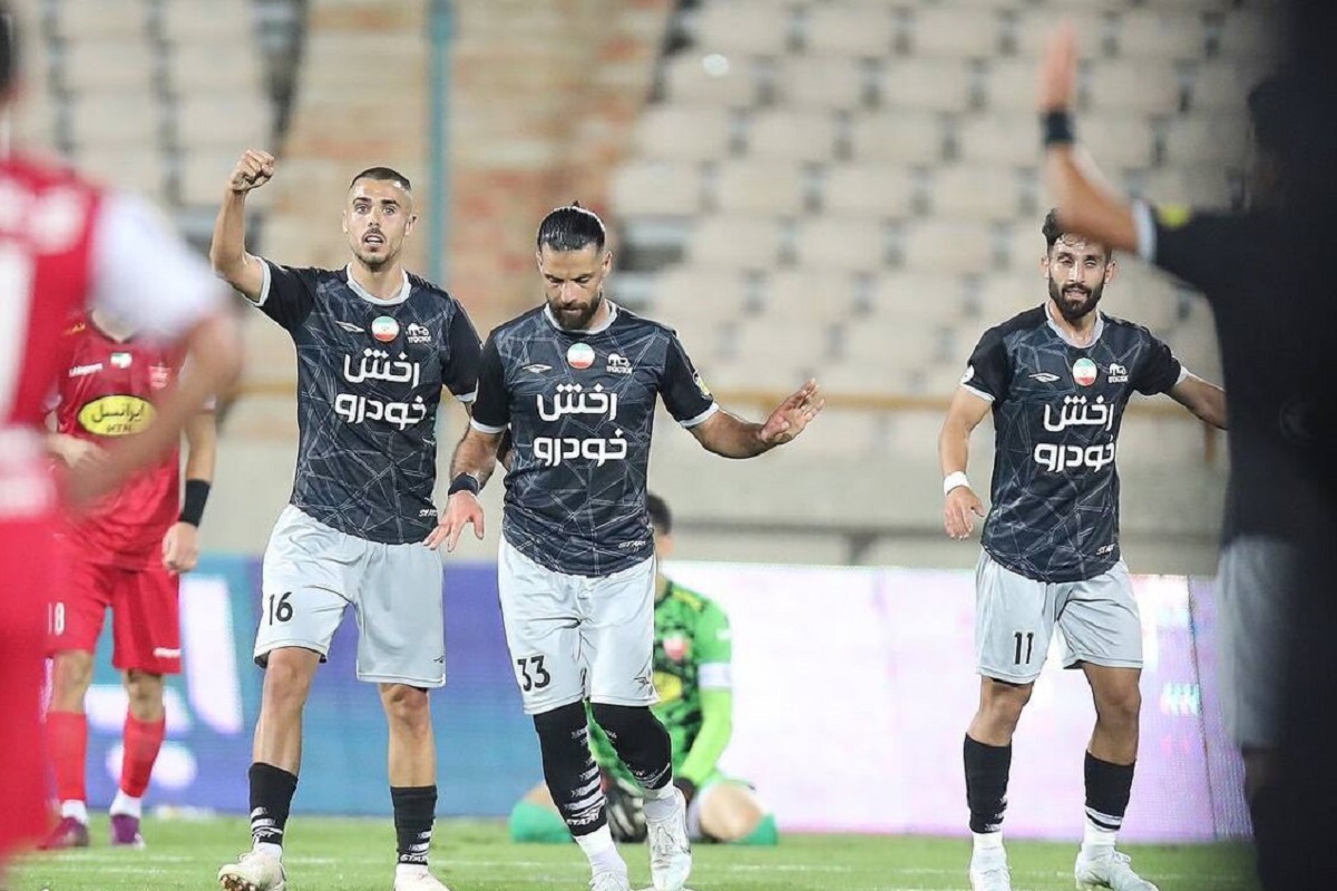 دست رد یحیی به سینه مهاجم گلزن/ مشابه این بازیکن را در تیمم دارم