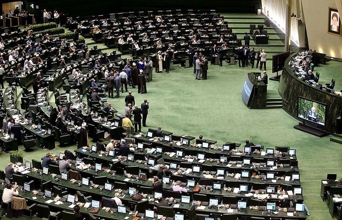 روزنامه اطلاعات: اگر مجلس به جای مجازات نگهداری «سگ و گربه» به «لایحه حمایت از زنان» میپرداخت شاید شرایط بهتری داشتیم روزنامه اطلاعات: اگر مجلس به جای مجازات نگهداری «سگ و گربه» به «لایحه حمایت از زنان» میپرداخت شاید شرایط بهتری داشتیم