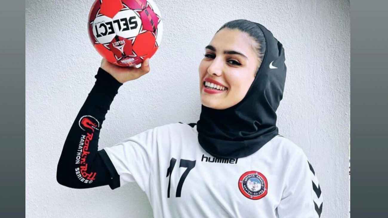 خداحافظی یک ملی پوش هندبال دیگر به دلیل فوت مهسا امینی+عکس