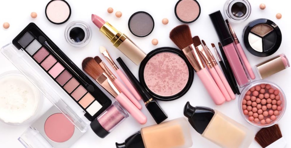 ایران در تولید لوازم ارایش چقدر موفق بوده است؟ ایران در تولید لوازم ارایش چقدر موفق بوده است؟