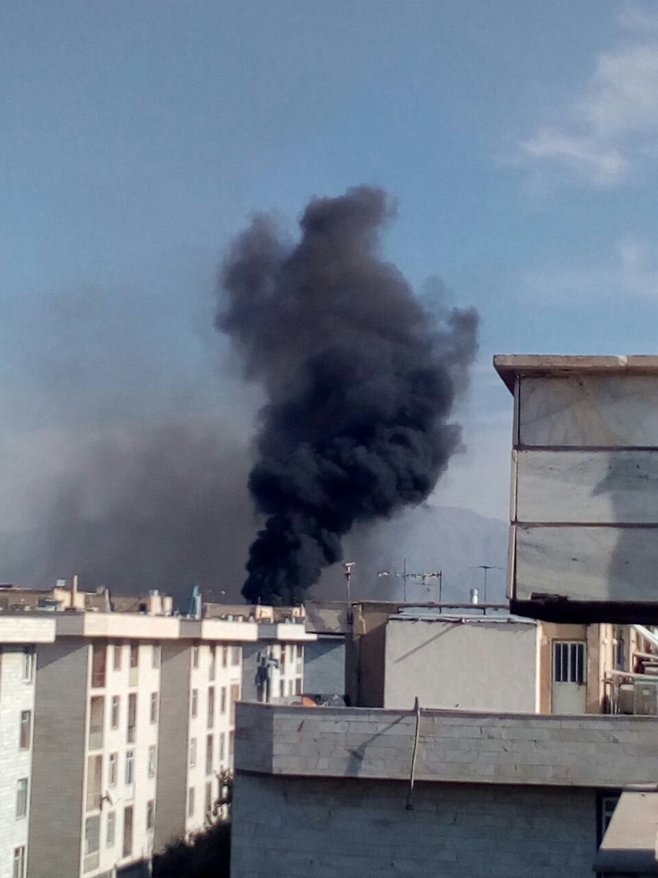 جزییات اعتراضات در کرج / معترضان سنگر درست کردند +فیلم و عکس