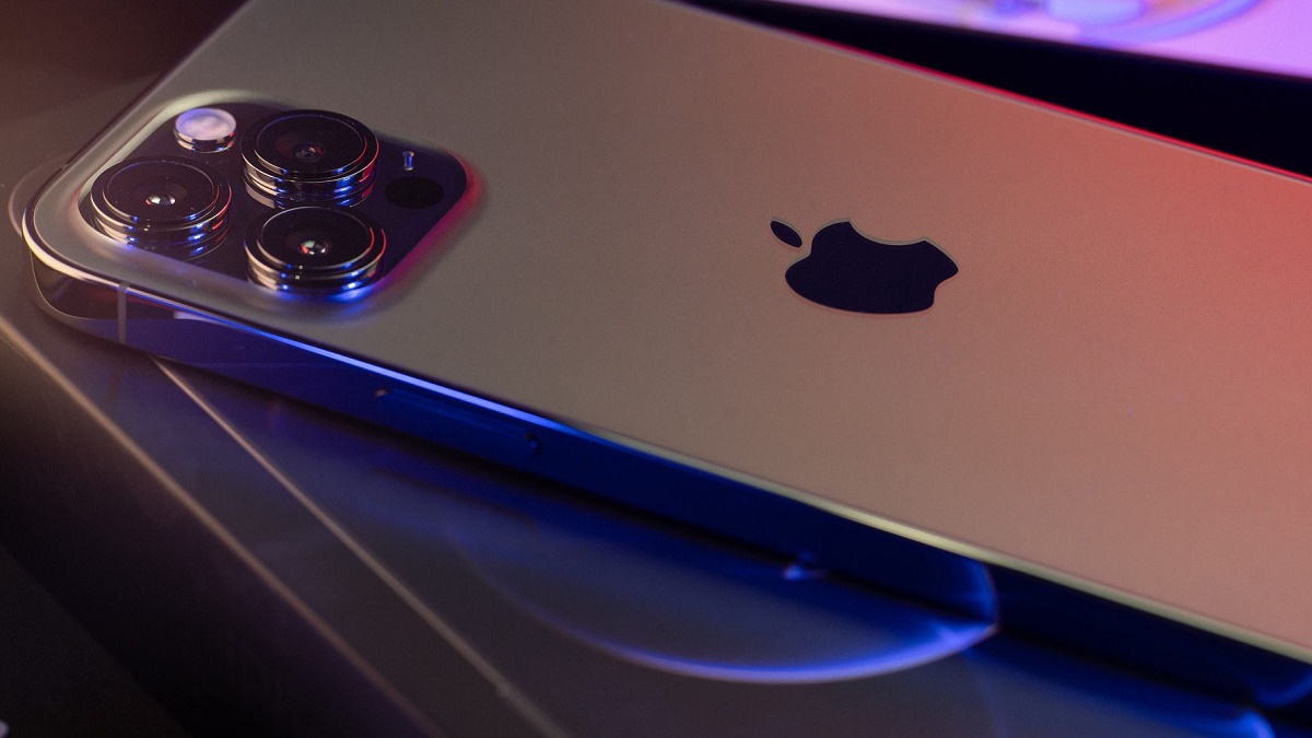 کشمکش دوباره ایران برای ممنوع کردن گوشی آیفون