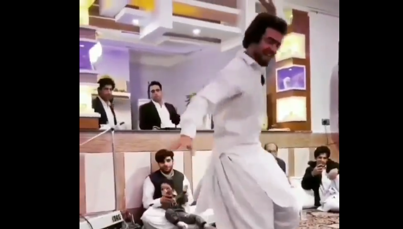 ویدئویی جدید از رقص غم انگیز خدانور لجعی