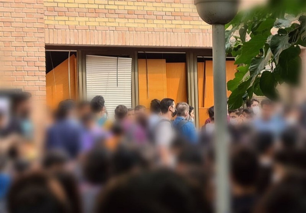 تا پایان تعمیرات امکان صرف غذا در داخل سالن غذاخوری وجود ندارد!/ دانشجویان معترض اجازه ورود به دانشگاه را ندارند