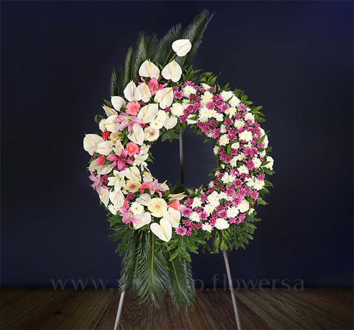 تاج گل اروپایی برای مراسم چهلم؛ هدیه ای شکیل و خاص برای ابراز حس سپاسگزاری و همدردی تاج گل اروپایی برای مراسم چهلم