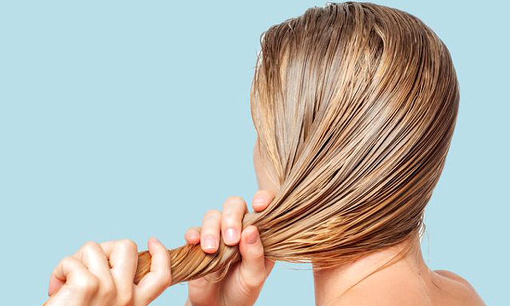 ویتامینه مو چطور انجام می‌شود و چه فواید و عوارضی برای مو دارد؟