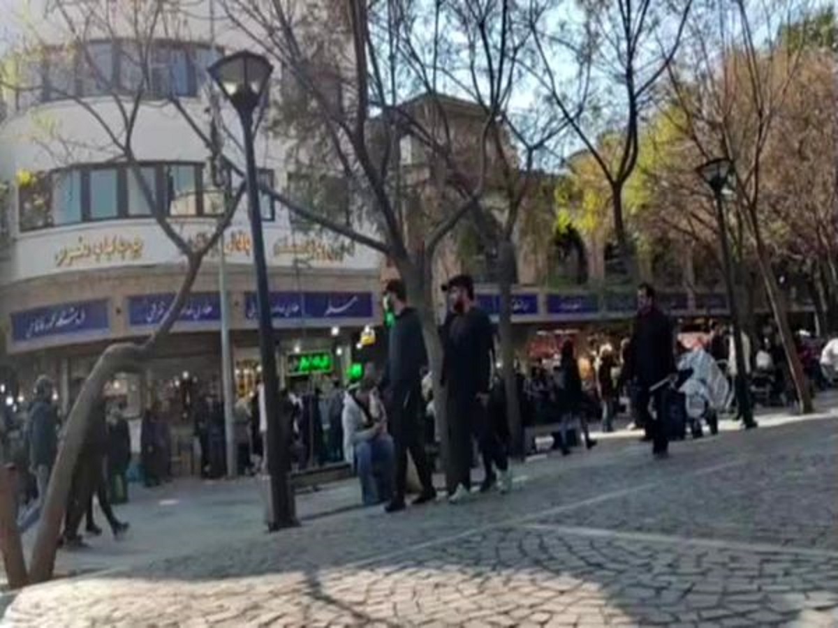 بازداشت ۱۱ نفر از معترضان دیروز در بازار تهران بازداشت ۱۱ نفر از معترضان دیروز در بازار تهران