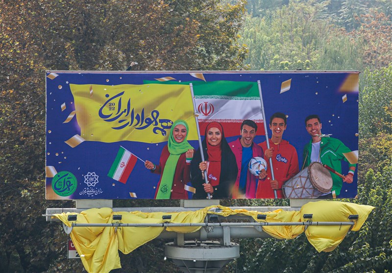 آتش‌زدن بنر جام‌جهانی در اعتراضات تهران +فیلم