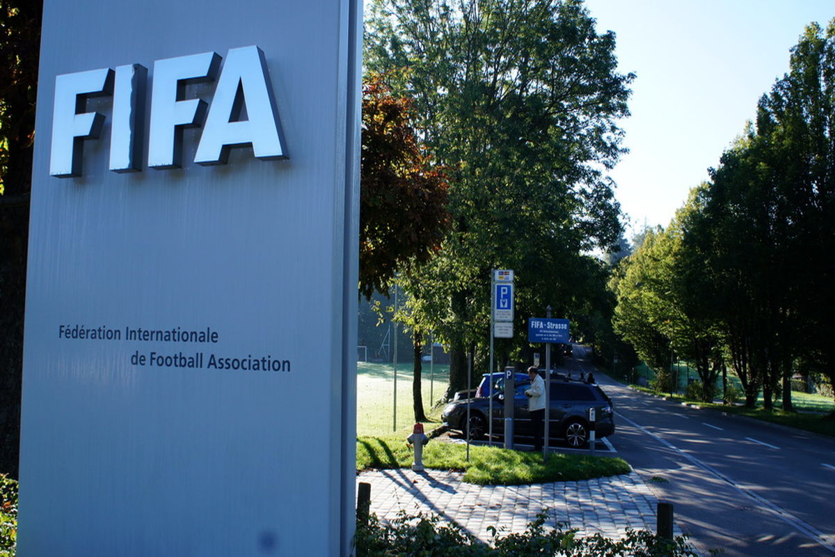 فیفا چگونه از فوتبال کسب درآمد می‌کند؟