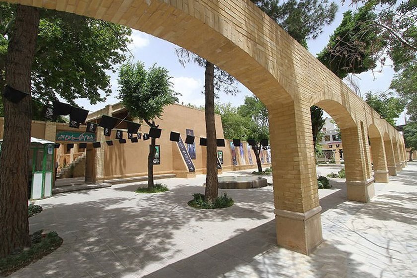 آتش زدن خانه آیت الله خمینی در شهر خمین +فیلم آتش زدن خانه آیت الله خمینی در شهر خمین +فیلم