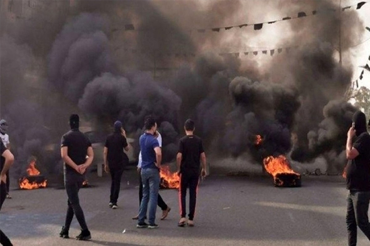 معترضان ماشین امام جمعه سمیرم را به آتش کشیدند/ ۳ معترض با اصابت گلوله جنگی کشته شدند