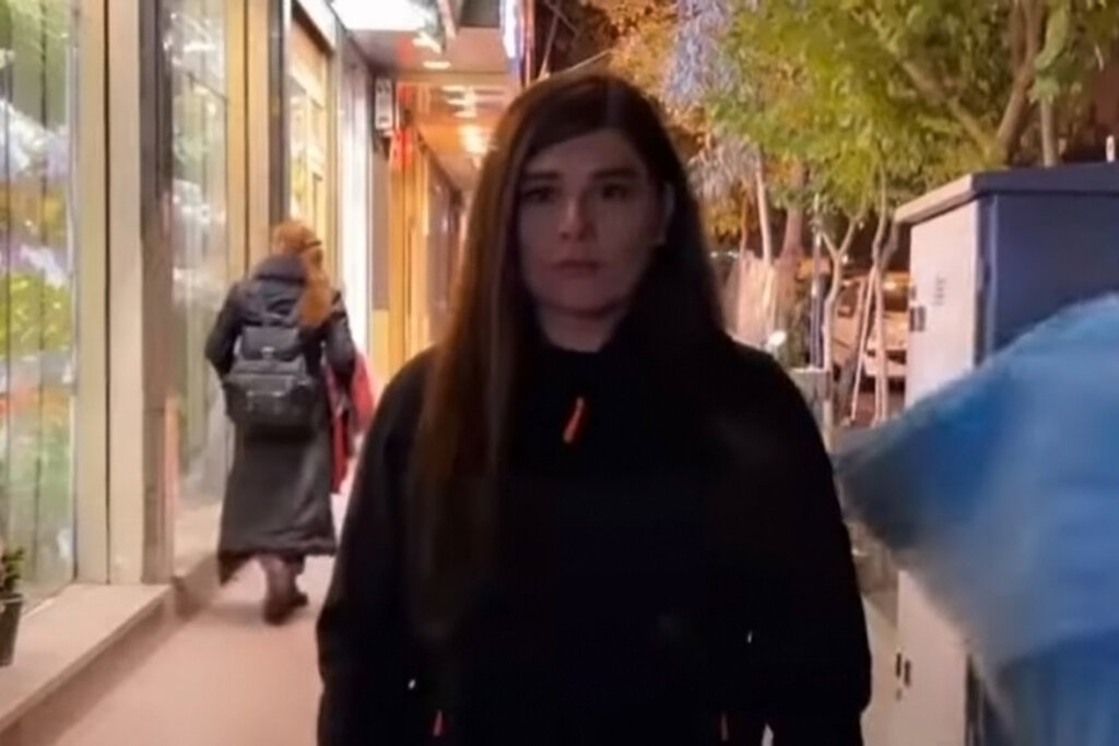 هنگامه قاضیانی کشف حجاب کرد