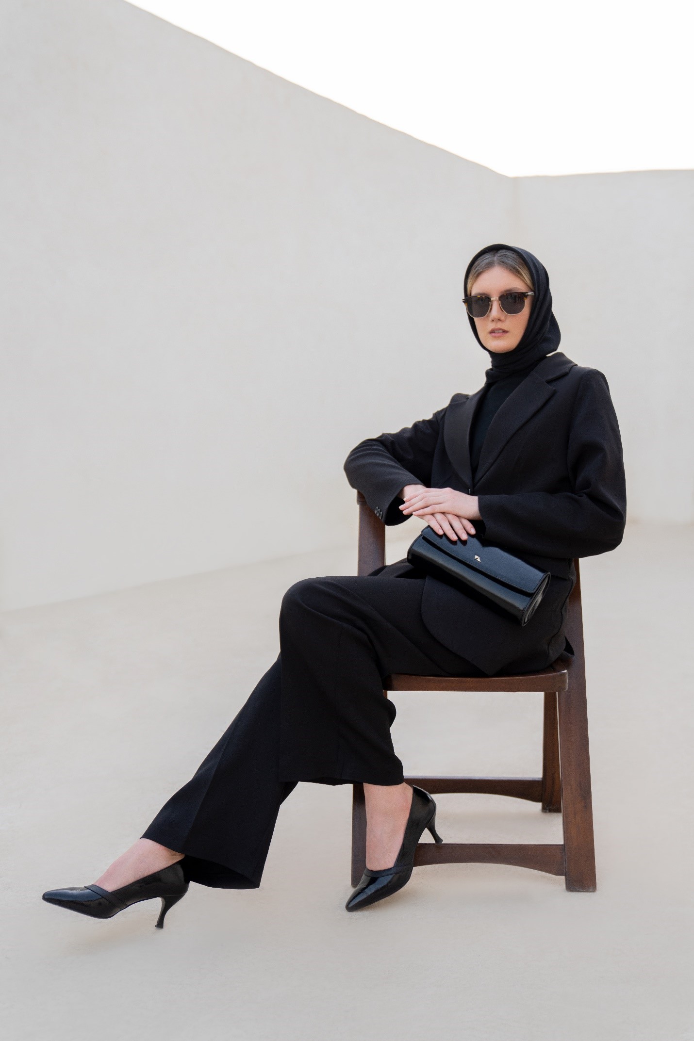 ۵ نکته برای ست کردن انواع کیف چرم با لباس