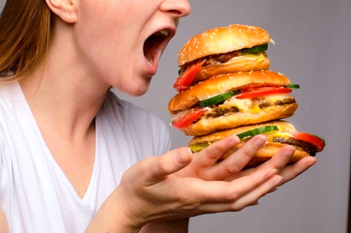 عواملی که باعث می‌شود پرخوری کنید