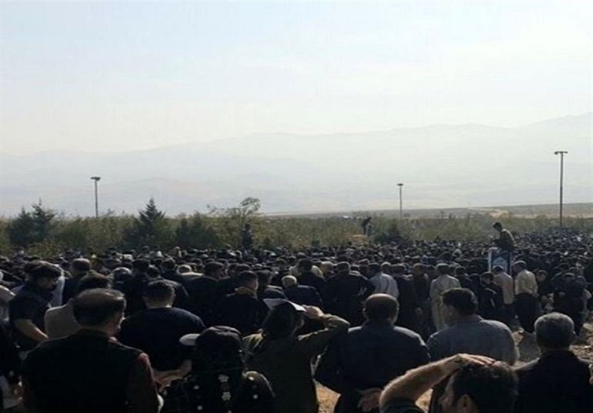 چهلم نیکا شاکرمی