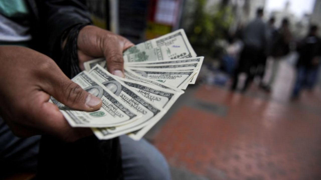 شایعه جدید در بازار دلار تهران