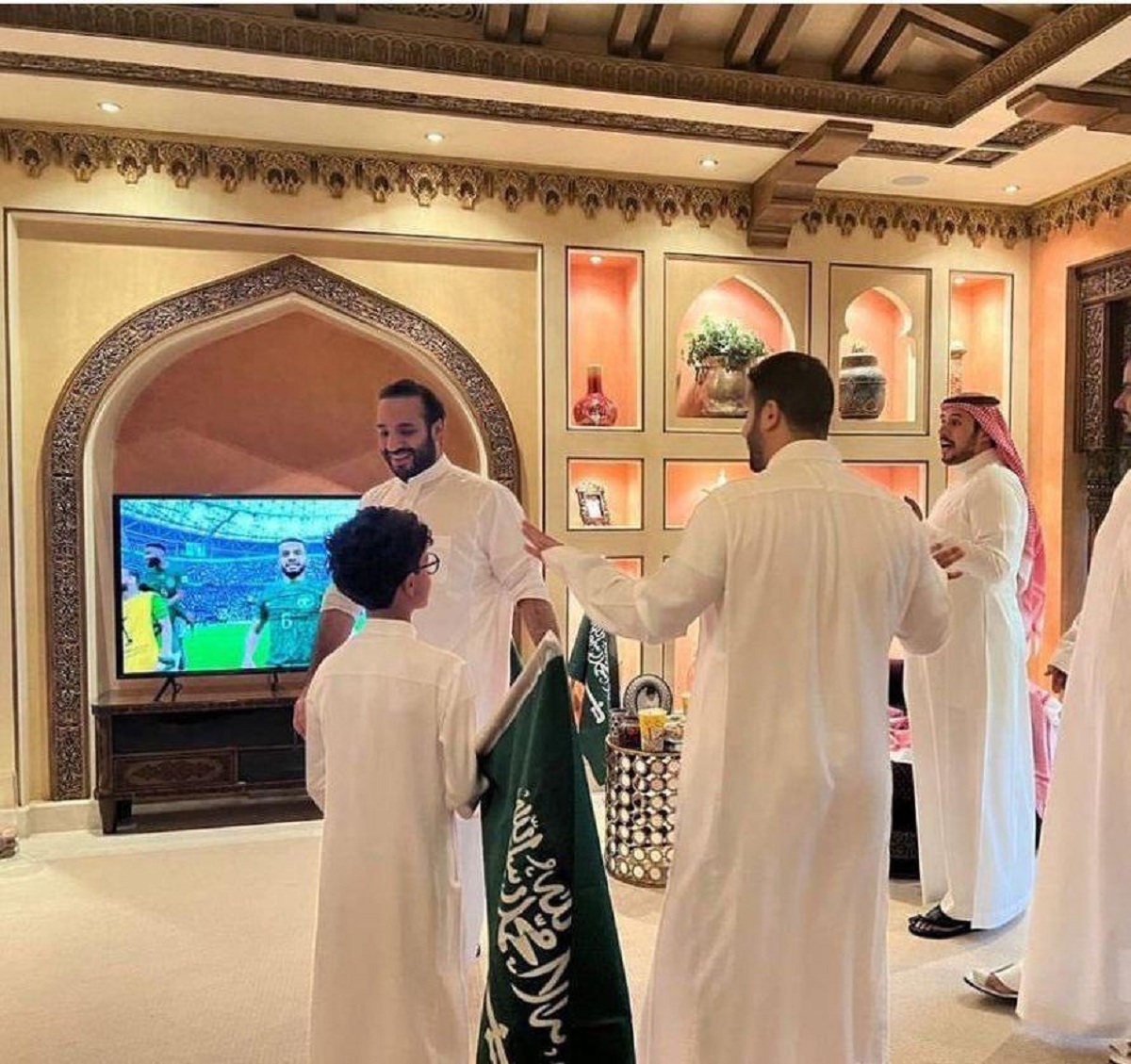 خوشحالی محمد بن سلمان از پیروزی عربستان در برابر آرژانتین +عکس