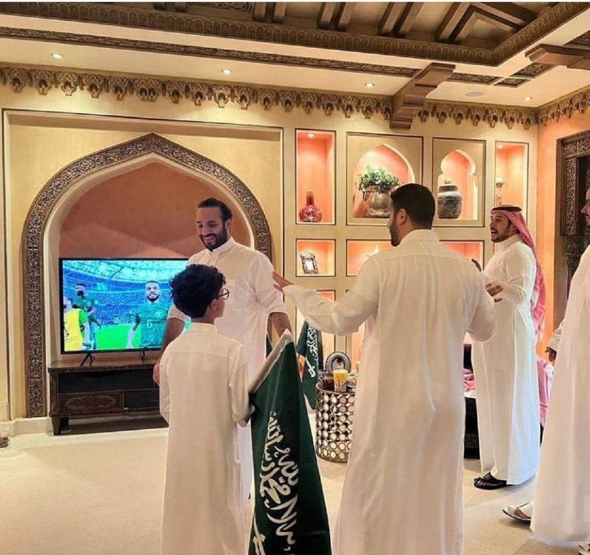 خوشحالی محمد بن سلمان از پیروزی عربستان در برابر آرژانتین +عکس