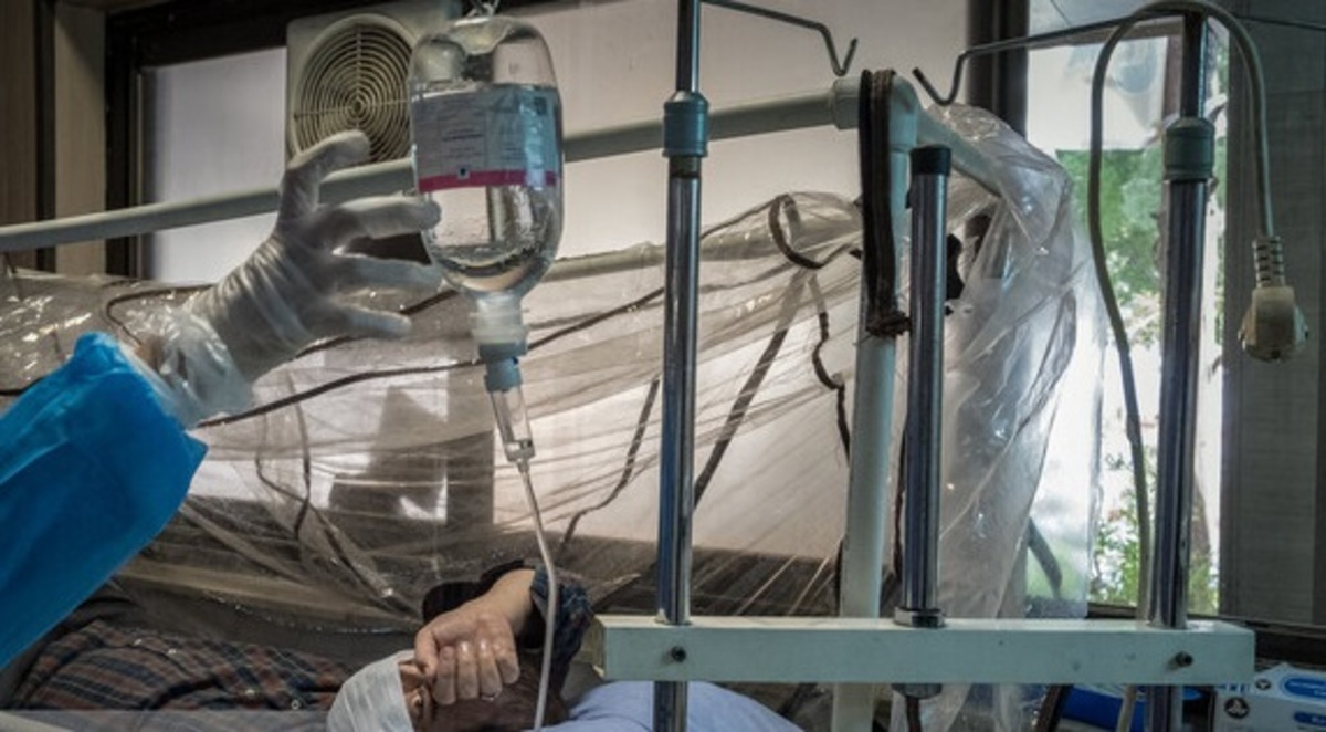 احتمال روند افزایشی کرونا در زمستان / شرایط تجویز و مصرف «آنتی‌بیوتیک» و «دگزامتازون»