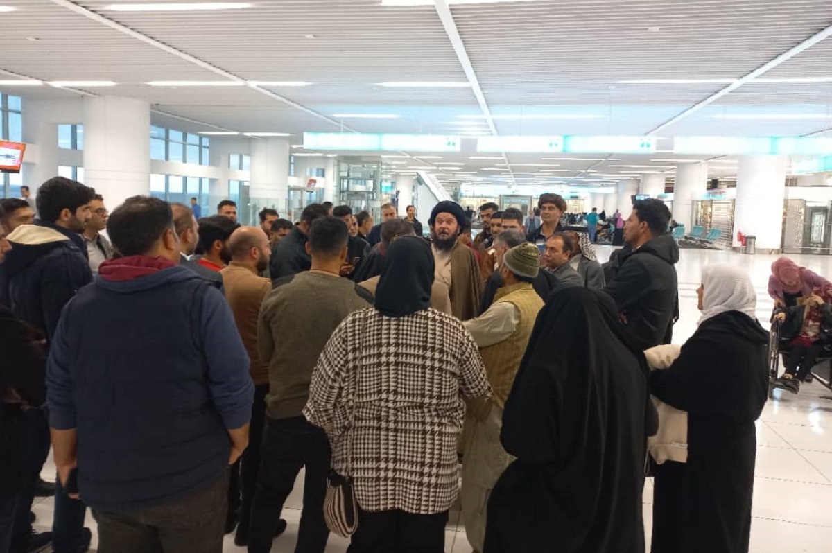تجمع در فرودگاه امام خمینی