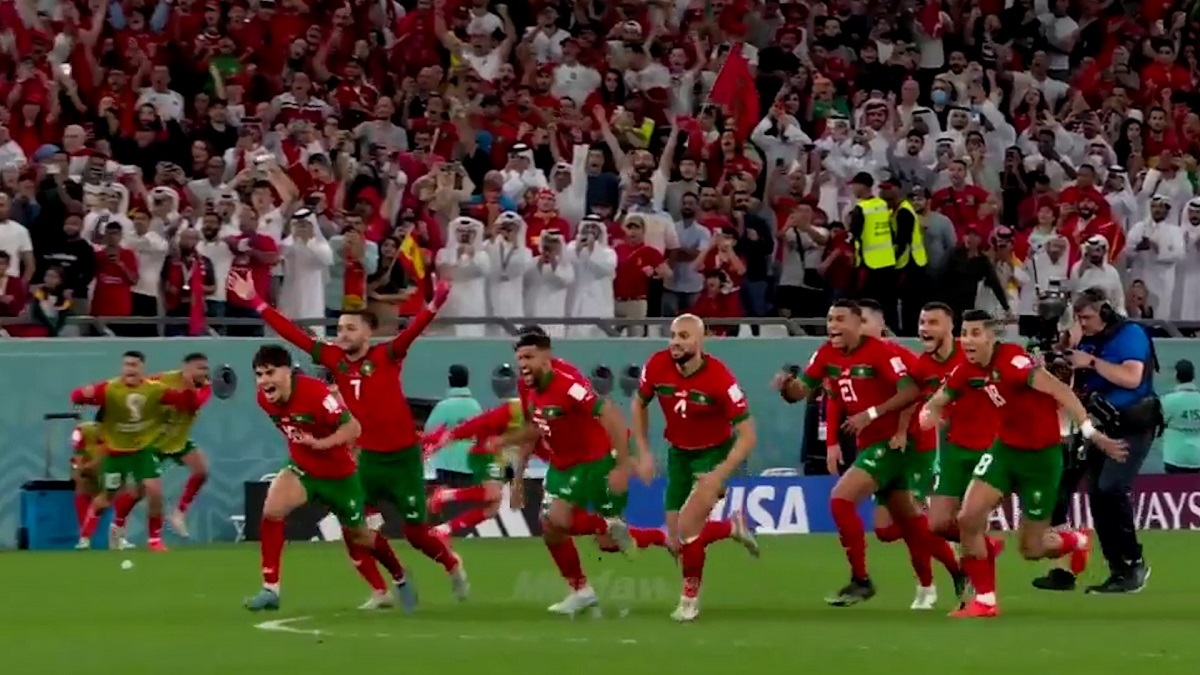 حضور پادشاه مغرب در جشن پیروزی تیم ملی فوتبال +فیلم