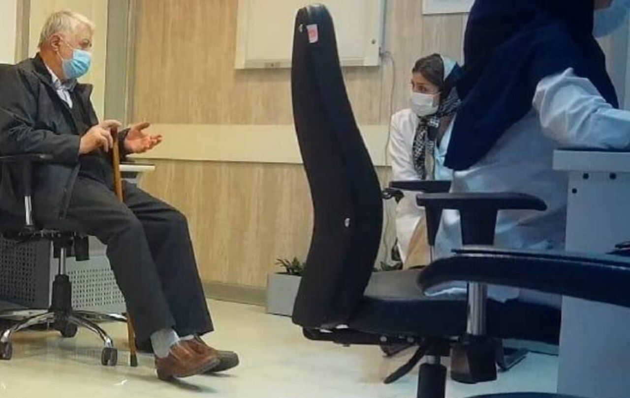 خبرگزاری دولت: میرحسین موسوی شب گذشته به یک مرکز درمانی در تهران مراجعه کرده