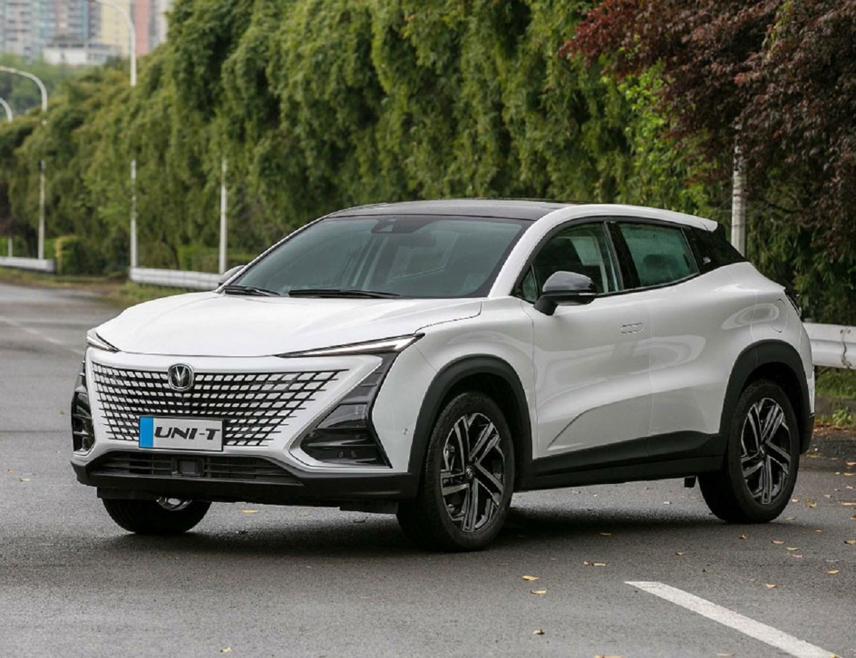 خودروی وارداتی چینی در گمرک +فیلم