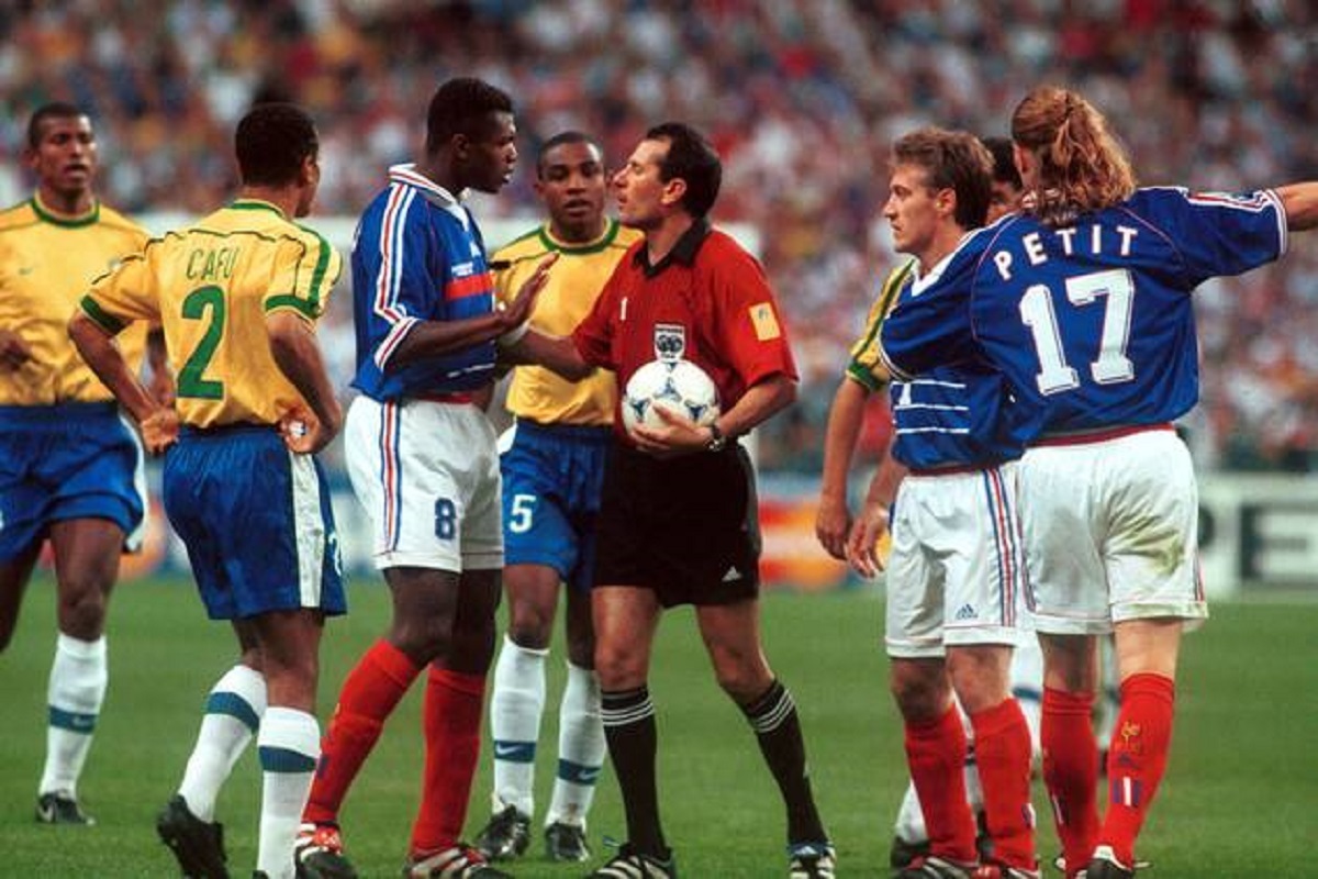 داور بازی فینال جام جهانی 1998