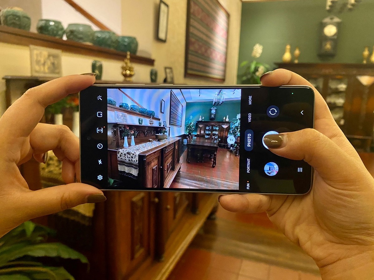 دوربین گوشی‌ گلکسی A۷۳