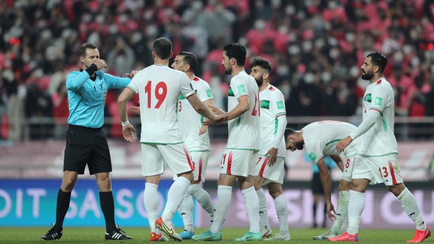 بازیکنان تیم ملی نمی‌خواستند مقابل الجزایر بازی کنند!