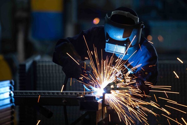 ماسک تنفسی مخصوص جوشکاری باید چه ویژگی هایی داشته باشد؟ ماسک تنفسی مخصوص جوشکاری