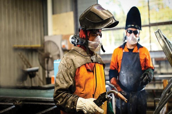 ماسک تنفسی مخصوص جوشکاری باید چه ویژگی هایی داشته باشد؟ ماسک تنفسی مخصوص جوشکاری