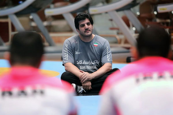 واکنش تند رسول خادم به طرح ممنوع الخروج کردن دانشجویان واکنش تند رسول خادم به طرح ممنوع الخروج کردن دانشجویان