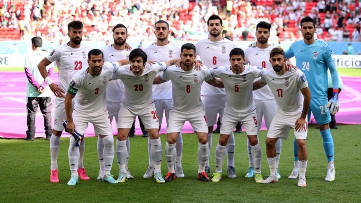 چرا فدراسیون فوتبال آمریکا پرچم ایران را پیش از بازی روز سه شنبه تغییر داد؟