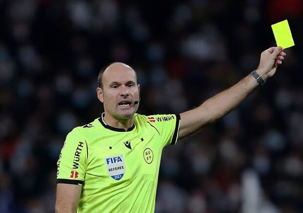 داور اسپانیایی بازی ایران و آمریکا را سوت میزند داور اسپانیایی بازی ایران و آمریکا را سوت میزند