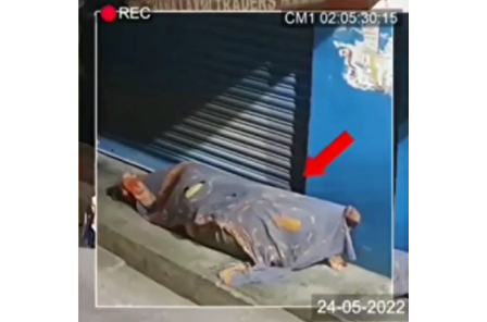 سرقت به شیوه‌ای باورنکردنی؛ در پوشش کارتن خواب خیابانی! +فیلم