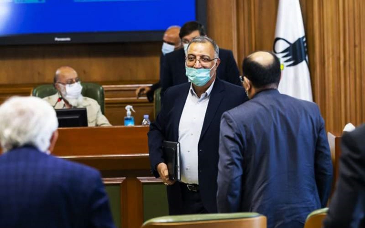 زاکانی شهردار پرحاشیه به دلیل عدم پاسخگویی به شورای شهر احظار می‌شود؟