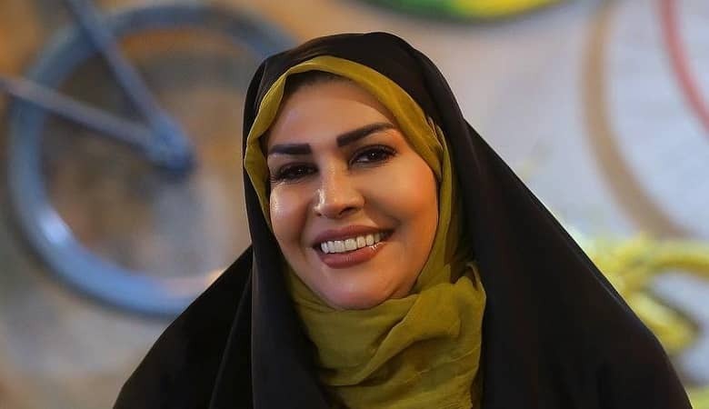 استایل مجری به خانه بر می‌گردیم