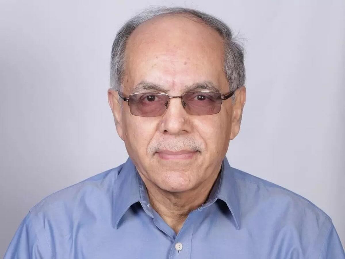 کوروش احمدی: بند‌های مهمی از برجام تا ۲۶ مهر منقضی می‌شود؛ اگر تا آن زمان توافق احیا نشود، غرب احتمالا به دنبال اجماع جهت بازگرداندن قطعنامه‌های قبلی شورای امنیت علیه ایران خواهد رفت