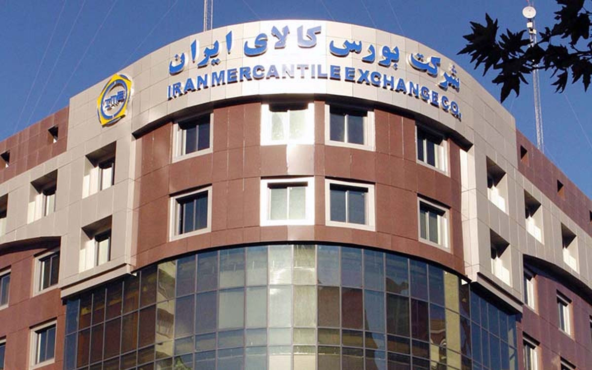 رئیس کمیسیون اقتصادی: عرضه خودرو در بورس کالا ادامه خواهد داشت