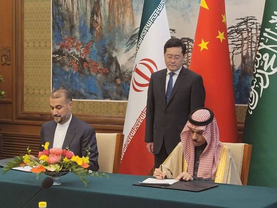 امضای بیانیه مشترک میان ایران و عربستان در چین