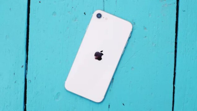 Apple iPhone SE (2022) Apple iPhone SE (2022)